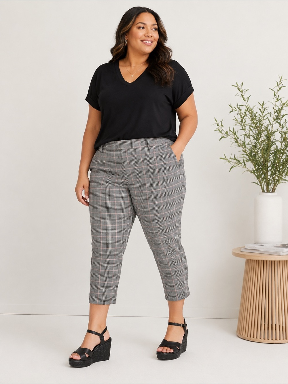 Lane Bryant
Capri Pants Black Gray Glen Plaid Stretch Career Crop Trouser 22